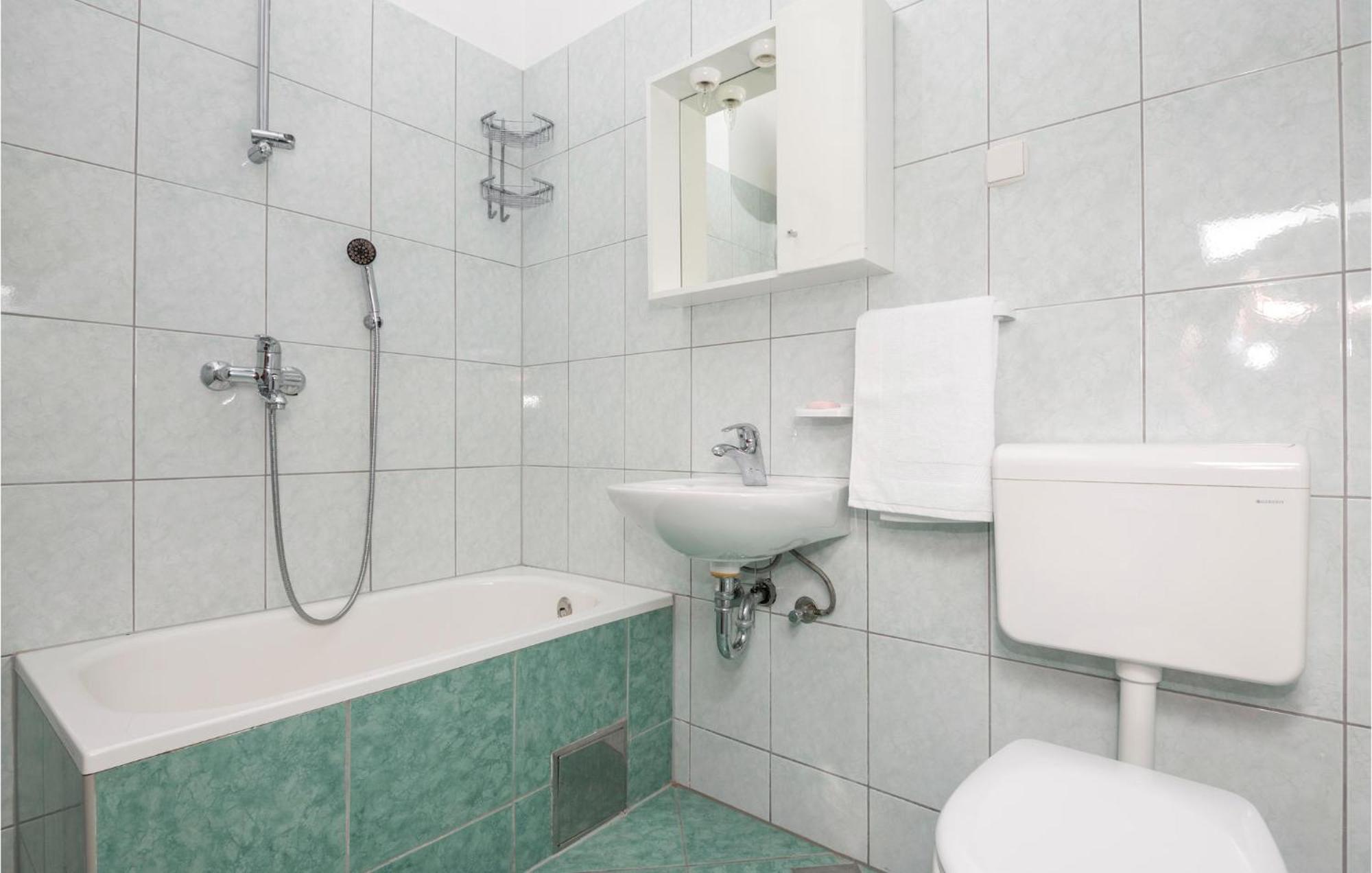 Cozy Apartment In Makarska With Wifi Zewnętrze zdjęcie