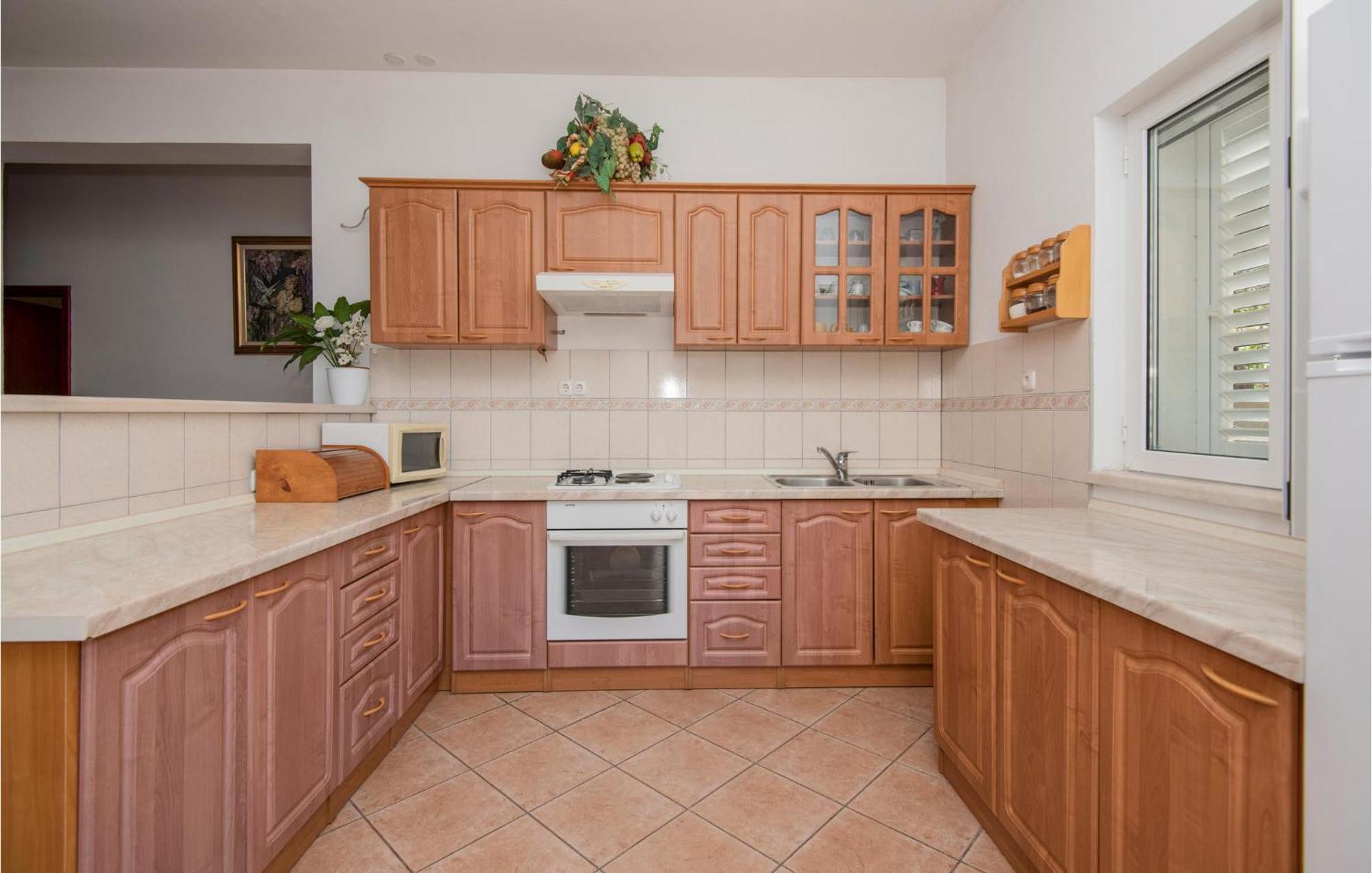 Cozy Apartment In Makarska With Wifi Zewnętrze zdjęcie