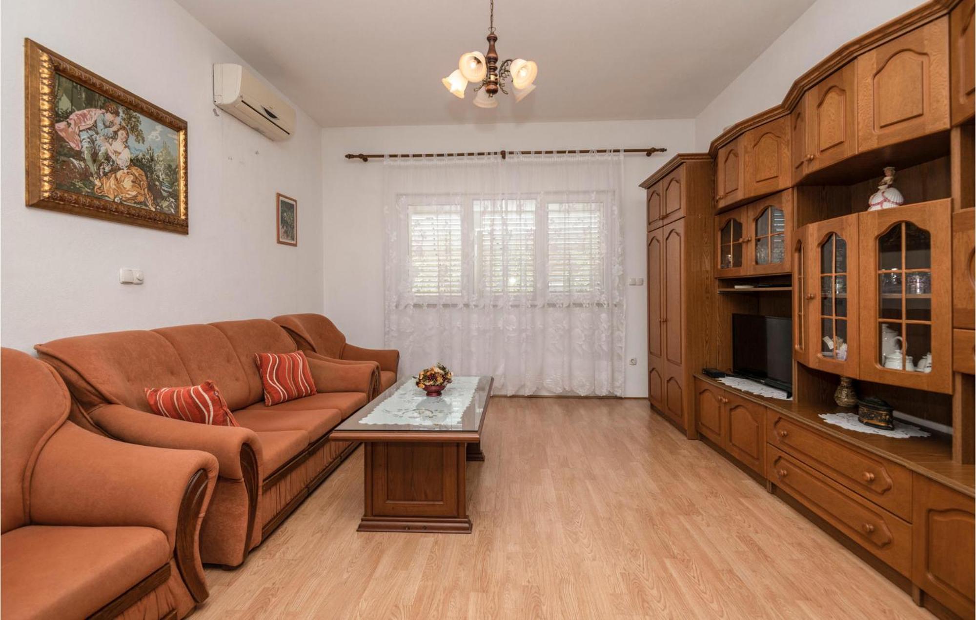 Cozy Apartment In Makarska With Wifi Zewnętrze zdjęcie